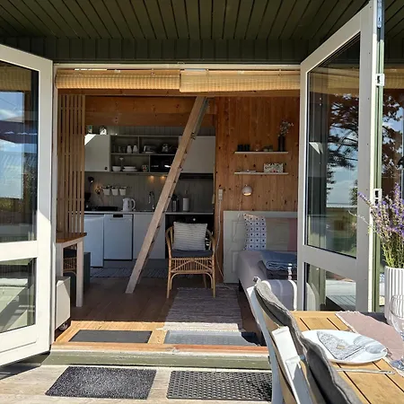 Сasa de vacaciones Cozy Small With Sea View