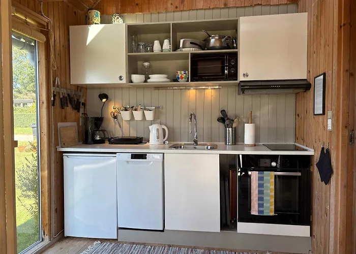 Vakantiehuis Cozy Small With Sea View *